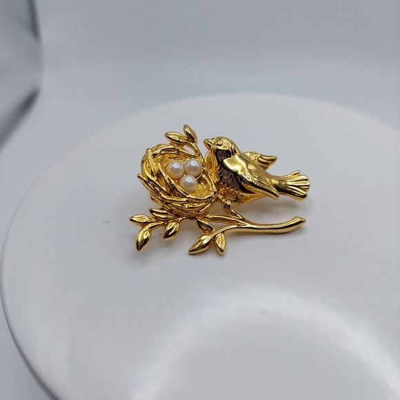 Vintage Brooch Bird & Nest & Eggs. VGC. - Picture 4 of 8
